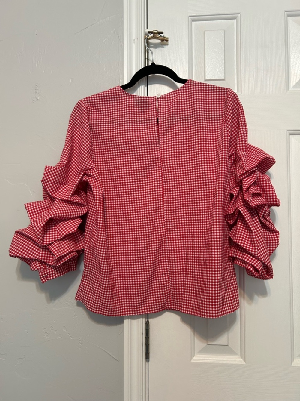 Who What Wear Red Gingham Ruffle Sleeve Blouse - Picture 2 of 3